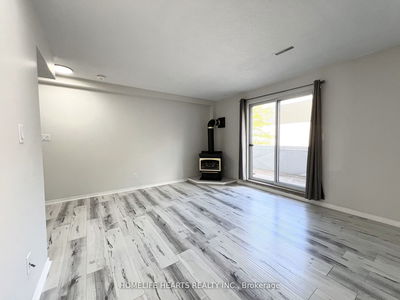 Unit 210 — 12439 Ninth Line, Whitchurch-Stouffville - Stouffville image-0-4