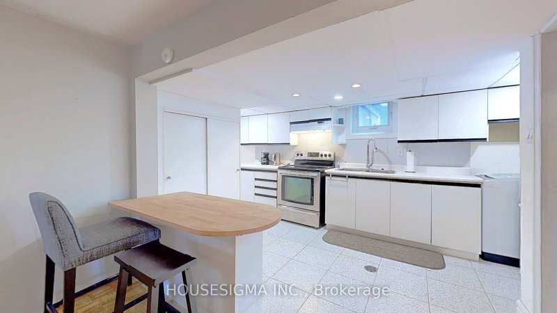 WO BSMT - 156 Trayborn Dr, Richmond Hill, L4C 4L1 | Image 2