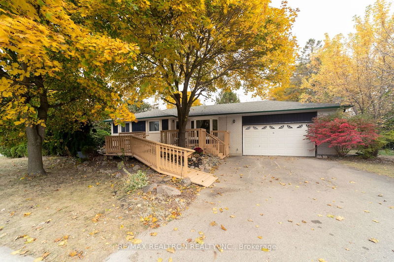 26 Dunham Cres, Aurora - Aurora Heights image-0-0