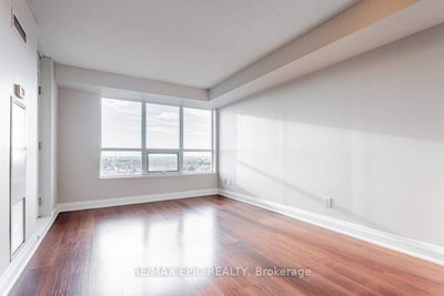 Unit 810 — 30 North Park Road — photo 2