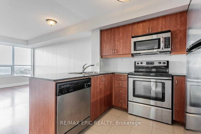 Unit 810 — 30 North Park Road — photo 5