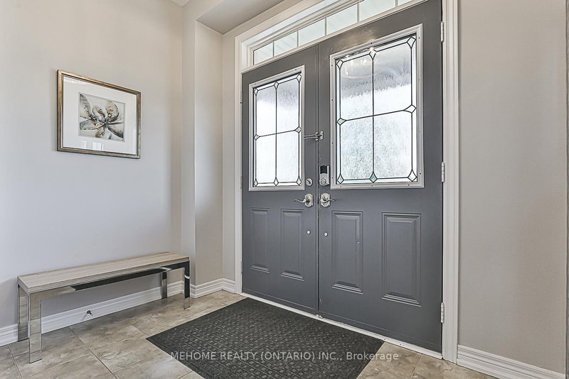 51 Beckett Ave, Markham, L6C 0T3 | Image 2