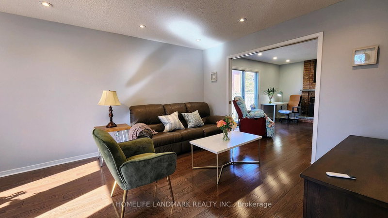 48 Fanshawe Dr, Richmond Hill, L4B 1P5 | Image 3