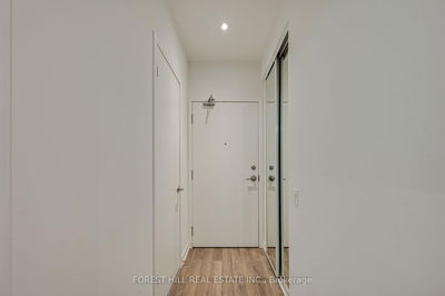 Unit 306 — 5 Buttermill Ave, Vaughan - Vaughan Corporate Centre image-0-1