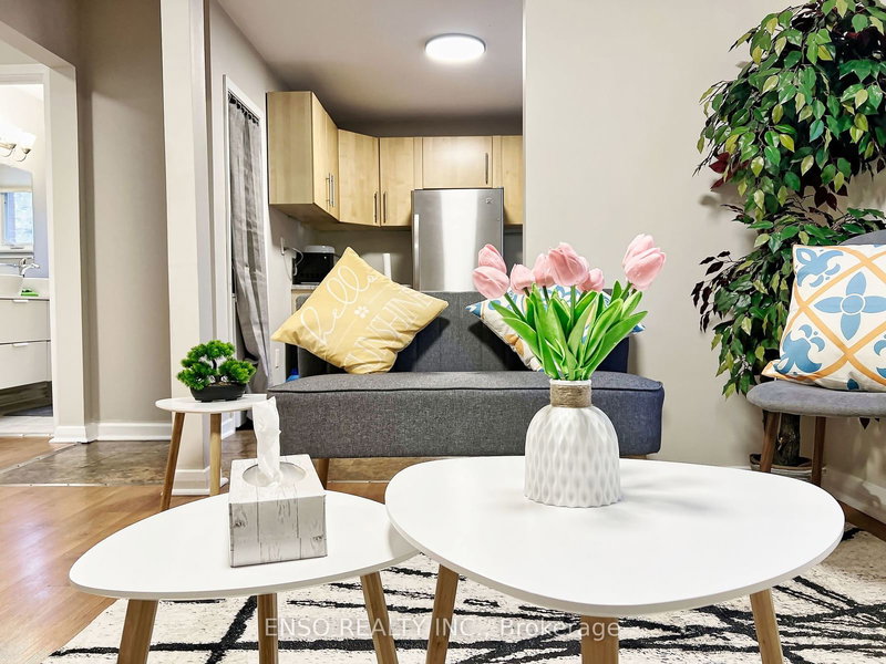 Unit A - 24 Gentry Cres, Richmond Hill, L4C 2G9 | Image 3