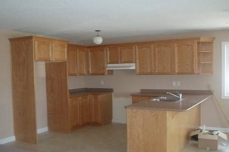 4 Smith St, Bradford West Gwillimbury, L3Z3C9 | Image 3