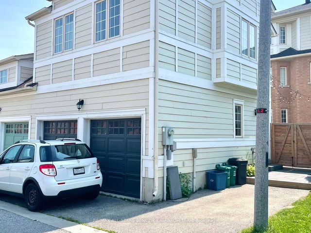 12 St James Court