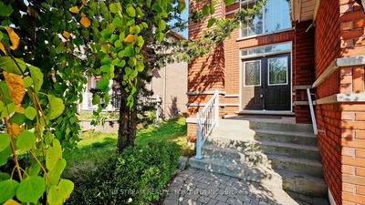 24 Marble Bridge Dr, Richmond Hill - Jefferson image-0-2