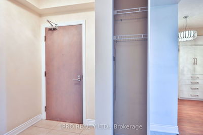 Unit 806 — 9088 Yonge St, Richmond Hill - South Richvale image-0-2