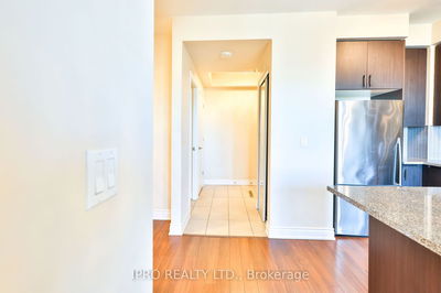 Unit 806 — 9088 Yonge St, Richmond Hill - South Richvale image-0-3