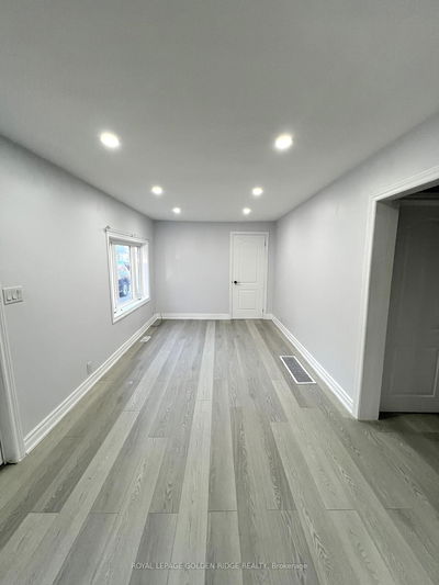 402 The Queensway South, Georgina - Keswick South image-0-3