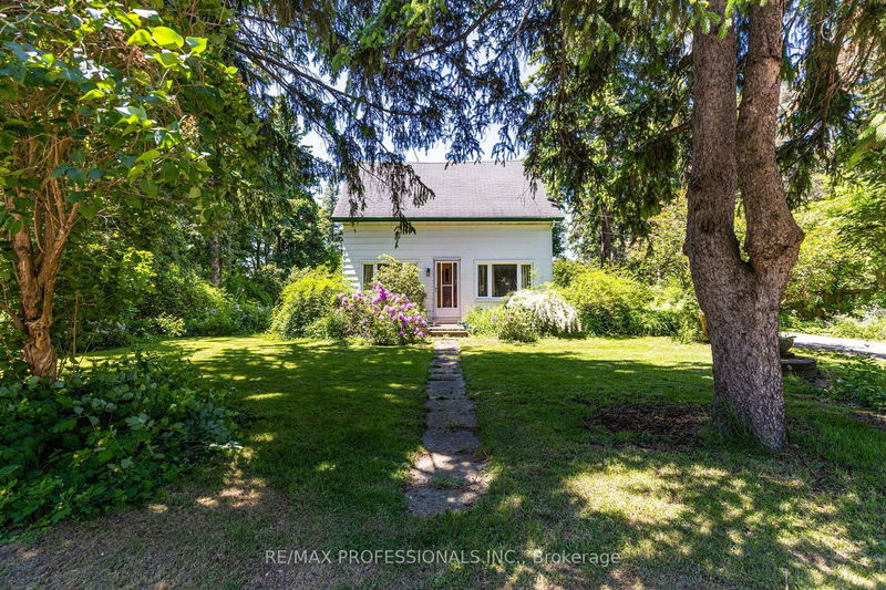 home for sale on 7696 Ninth Line