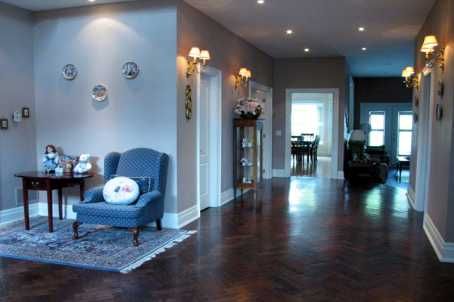 126 Old Surrey Lane, Richmond Hill, L4C8S6 | Image 2