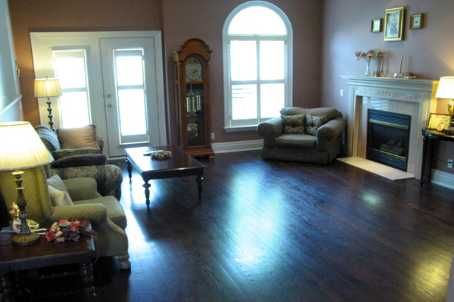 126 Old Surrey Lane, Richmond Hill, L4C8S6 | Image 3