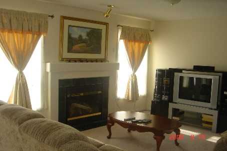 37 Landsdown Cres, Markham, L6E1M6 | Image 2