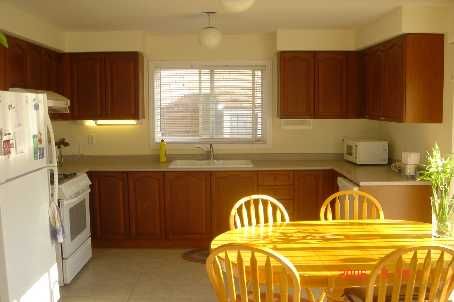 37 Landsdown Cres, Markham, L6E1M6 | Image 3