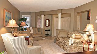 2112 Redstone Cres, Oakville, L6M5B2 | Image 2