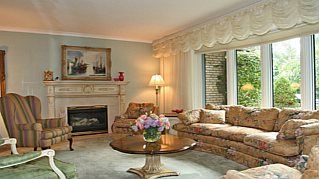 1601 Venetia Dr, Oakville, L6L1K8 | Image 2