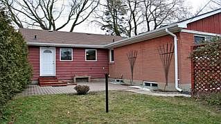 452 Avon Cres, Oakville, L6J2T3 | Image 2