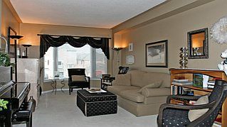 1050 Lindsay Dr, Oakville, L6M3B5 | Image 2