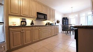 16 - 2175 Stavebank Rd, Mississauga, L5C1T3 | Image 2