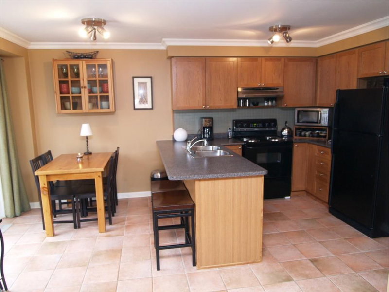 1556 Harwood Dr, Milton, L9T5K1 | Image 3