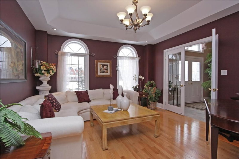 8 Deer Run Cres, Halton Hills, L7J 2L7 | Image 3