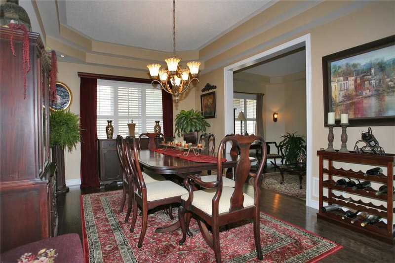 2431 Meadowridge Dr, Oakville, L6H7R3 | Image 3