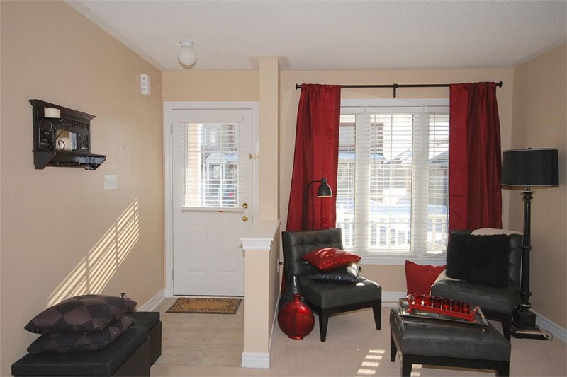 161 Mccready Dr, Milton, L9T 0V2 | Image 2