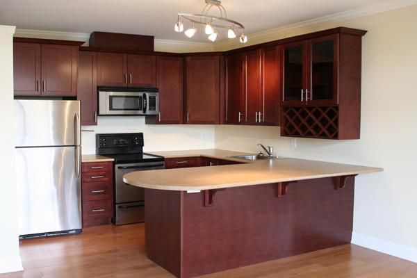 305 - 459 Kerr St, Oakville, L6K3C2 | Image 3