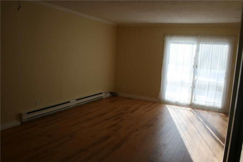 66 Worthington Dr, Oakville, L6L1C9 | Image 3