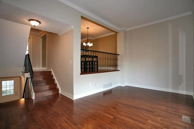 2224 Marine Dr, Oakville, L6L 3K3 | Image 2