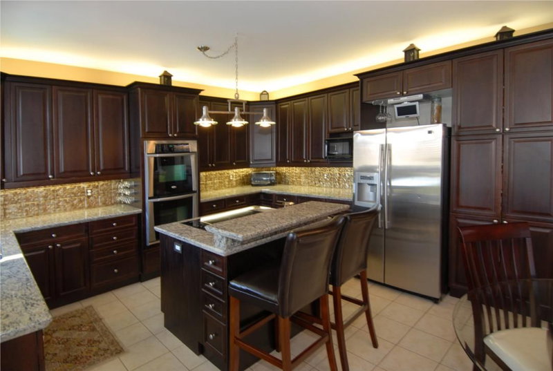 2431 Meadowridge Dr, Oakville, L6H7R3 | Image 3