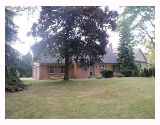 3325 Lakeshore Rd, Burlington, L7N 1B1 | Image 2