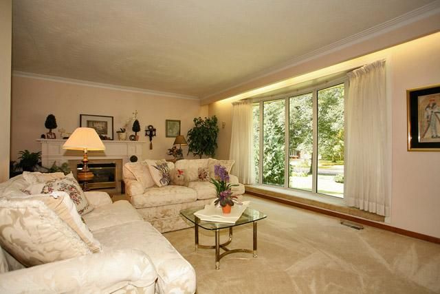 207 Penn Dr, Burlington, L7N 2B6 | Image 2