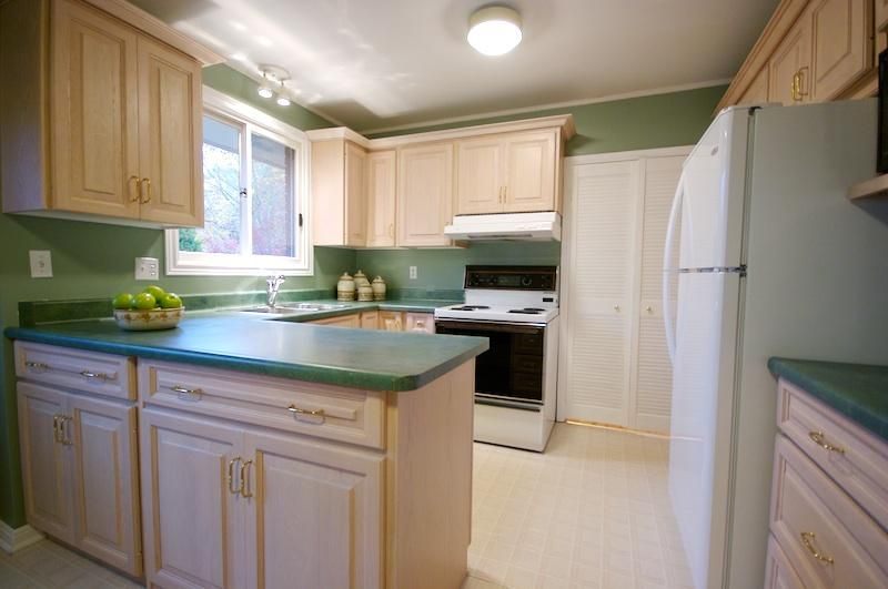 134 Fairwood Pl W, Burlington, L7T 4B6 | Image 3