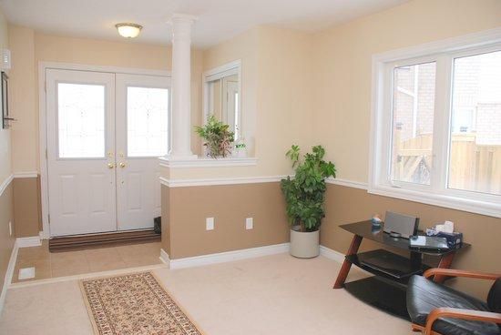 4868 Capri Cres, Burlington, L7M 0H8 | Image 2