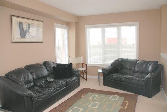 4868 Capri Cres, Burlington, L7M 0H8 | Image 3
