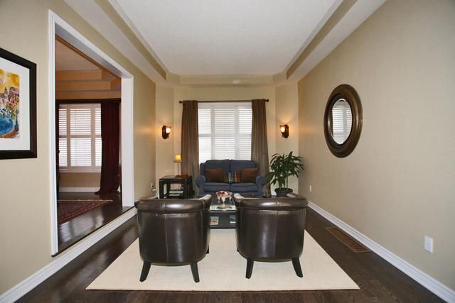 2431 Meadowridge Dr, Oakville, L6H7R3 | Image 3