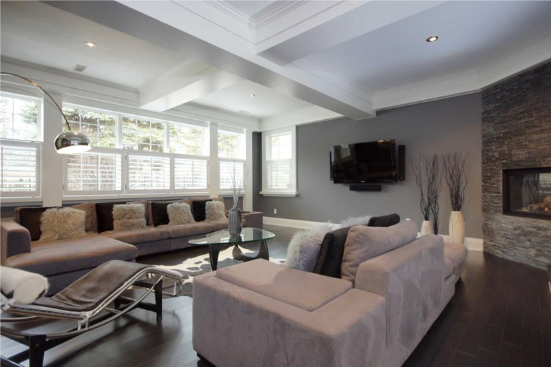 115 Charnwood Dr, Oakville, L6J 5G8 | Image 2