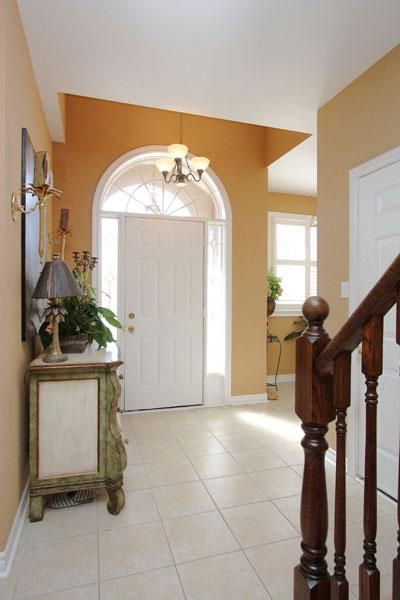 2363 Parkglen Ave, Oakville, L6M 4Y4 | Image 2