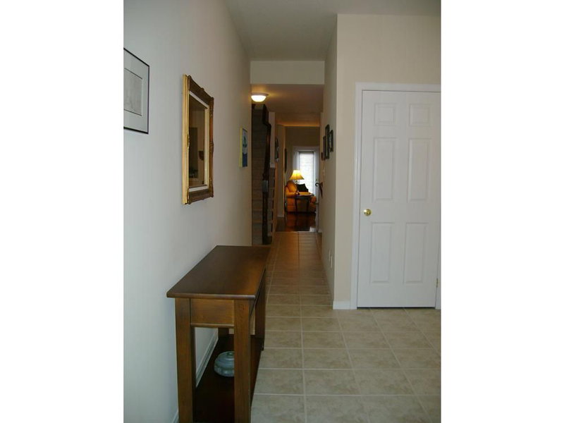 9 Manitoulin Tr, Hamilton, L9B 2X8 | Image 2