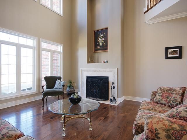 11150 Menzies Crt, Milton, L0P 1B0 | Image 2