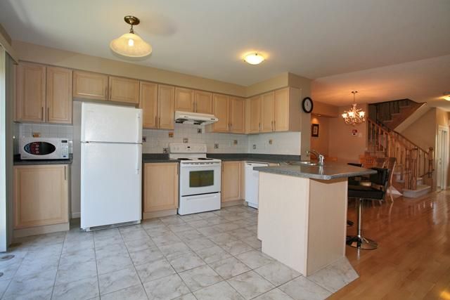 926 Thompson Rd S, Milton, L9T0L7 | Image 3