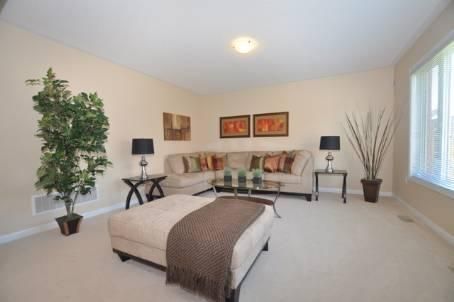 870 Mcewan Dr, Milton, L9T6P5 | Image 2