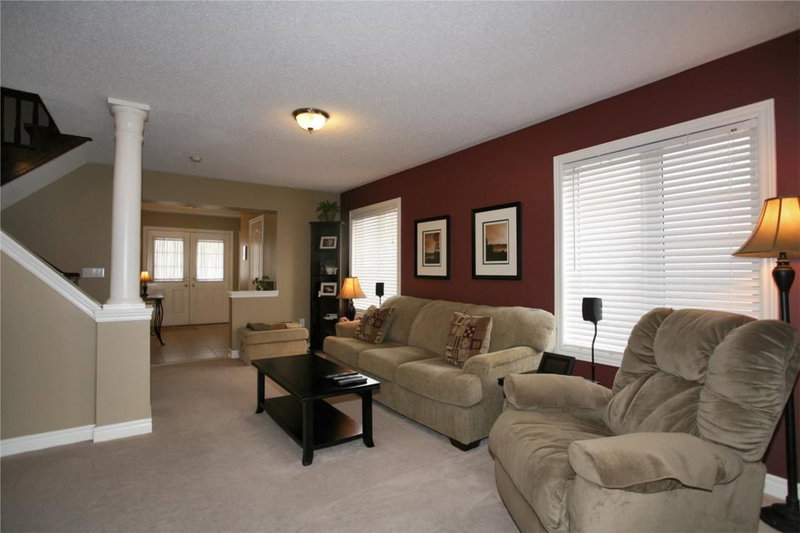 4861 Verdi St, Burlington, L7M 0H4 | Image 2