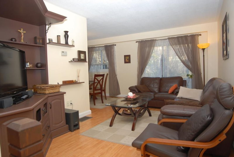 41 - 1532 Lancaster Dr, Oakville, L6H 2Z3 | Image 3