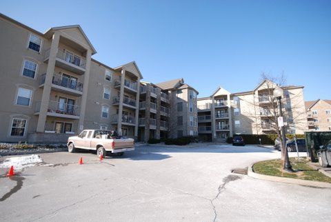 313 - 1451 Walkers Line, Burlington, L7M 4P1 | Image 2