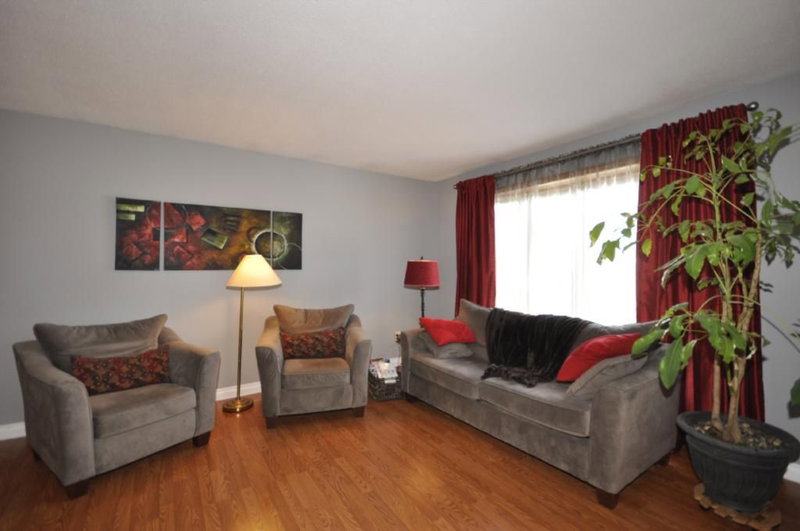 841 Coulson Ave, Milton, L9T 4K3 | Image 2