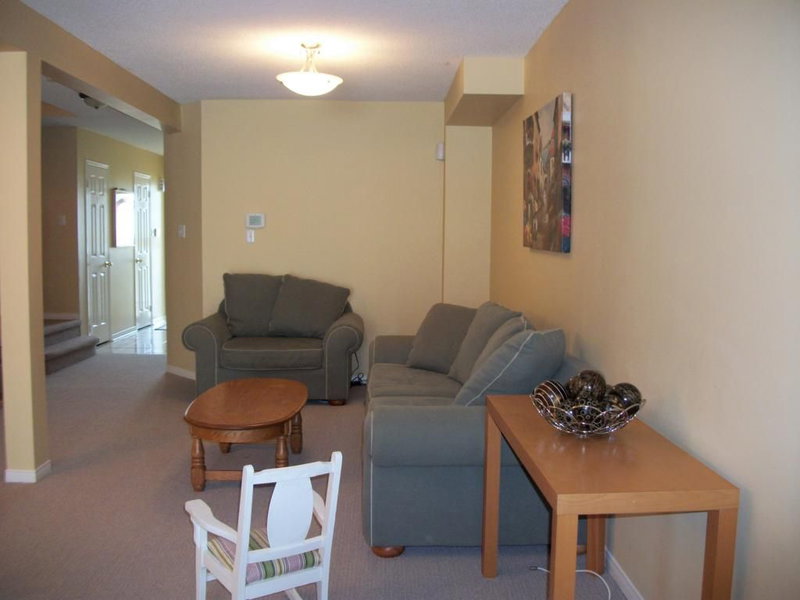 5126 Des Jardines Dr, Burlington, L7L 6L7 | Image 2